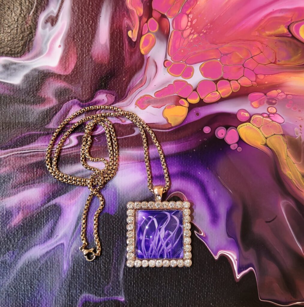 Catena in acciaio golden rose 60 cm pendente in lega quadrato con strass cabochon vetro 25mm acrilico viola