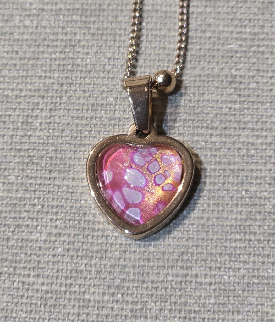 collana acciaio golden rose pendente cuore cabochon 12mm magenta oro iridescente