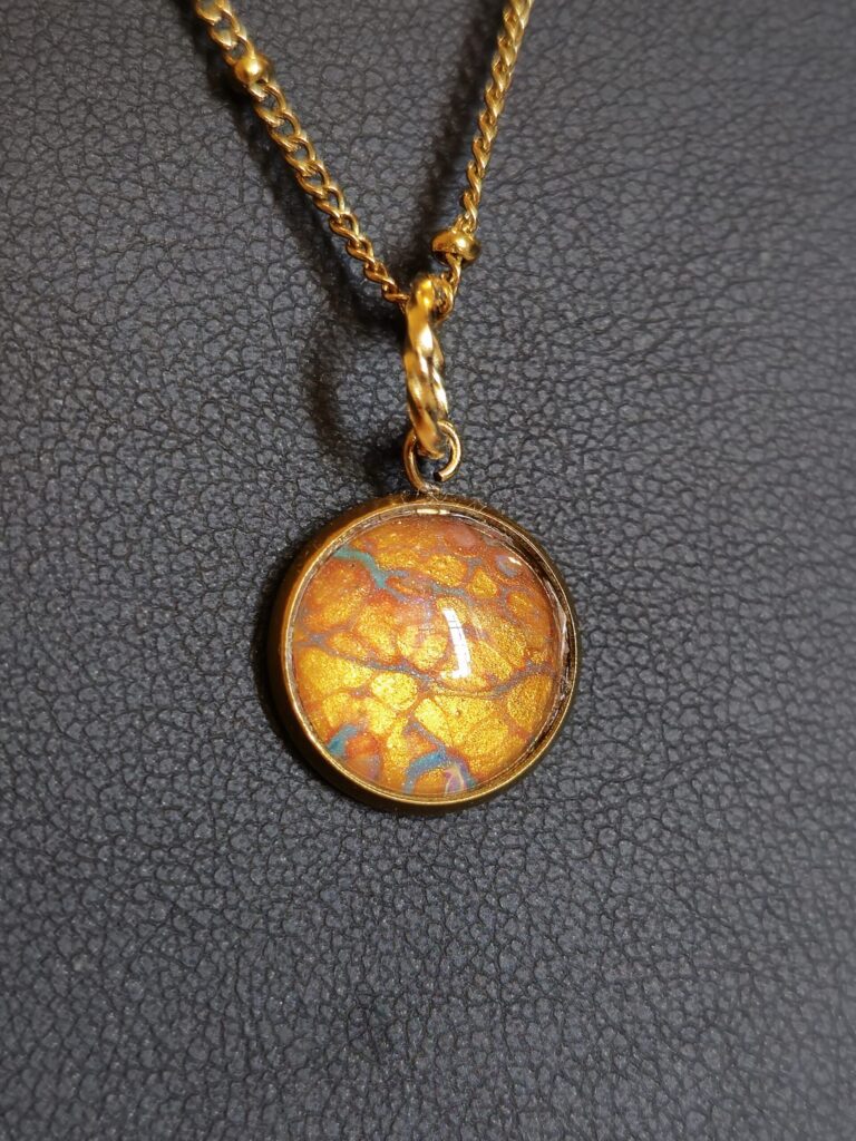 collana in acciaio inossidabile color oro catena doppia 45 cm con pendente rotondo cabochon 12mm color oro iridescente